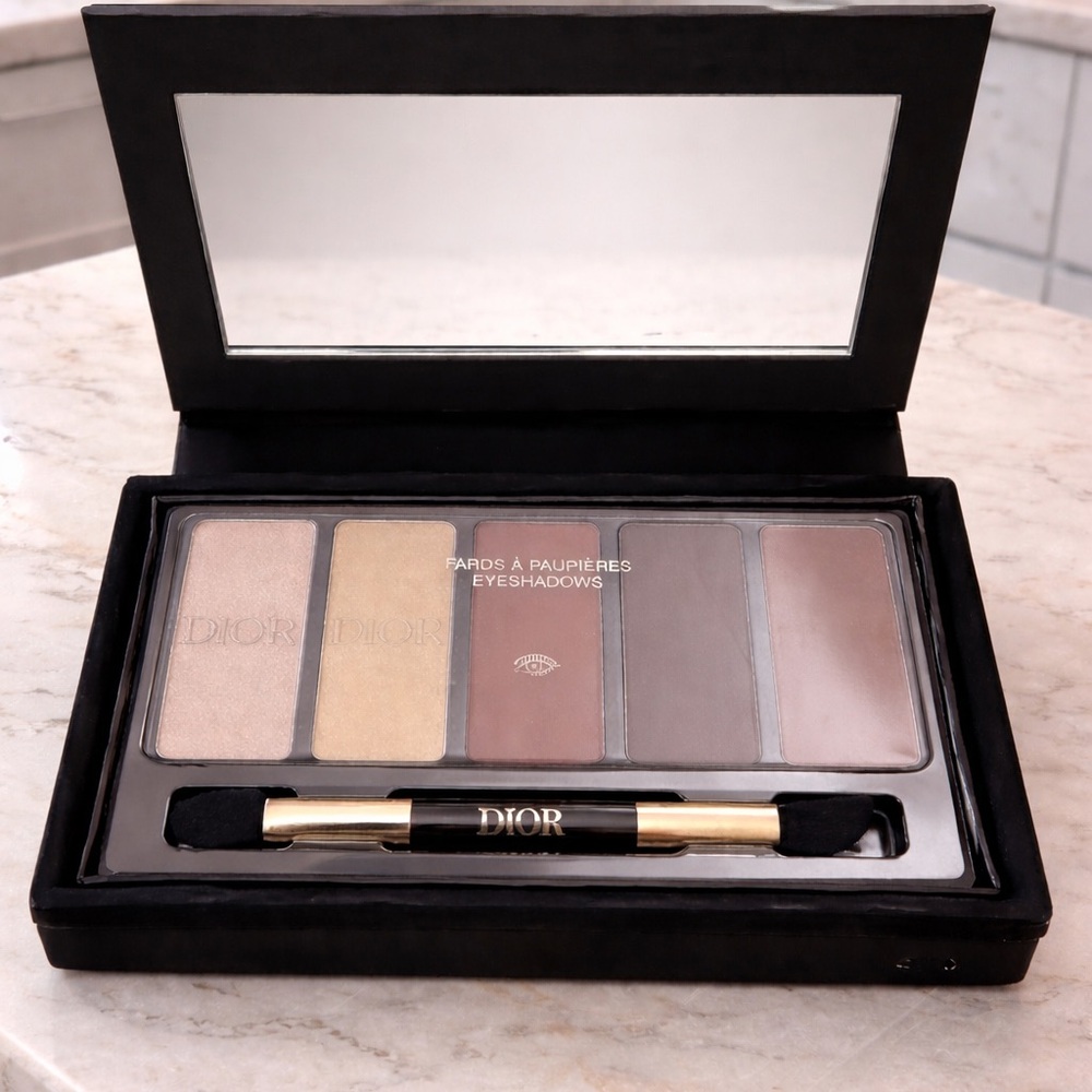 DIOR Limited Edition 5-Color Eyeshadow Palette 🎨✨ Velvet Collector Case - Picture 4 of 4